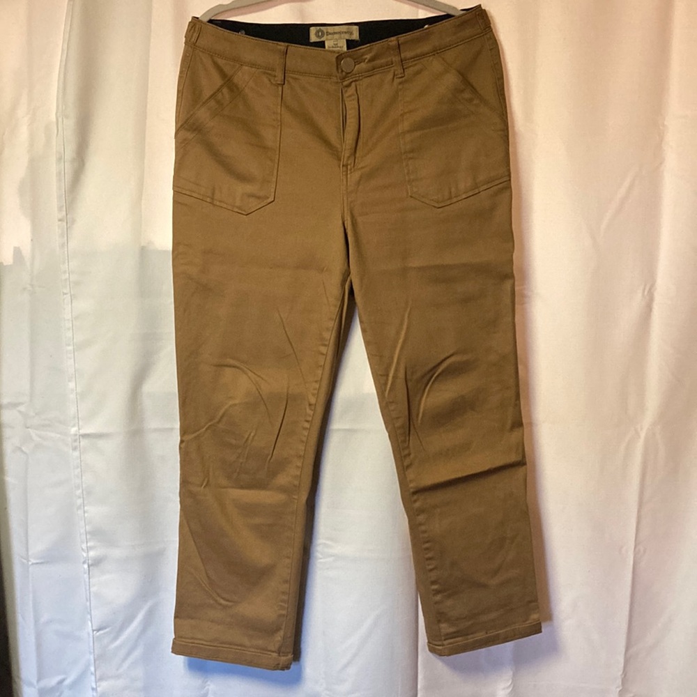 Democracy pants tan size 10 inseam 26” squared off pockets